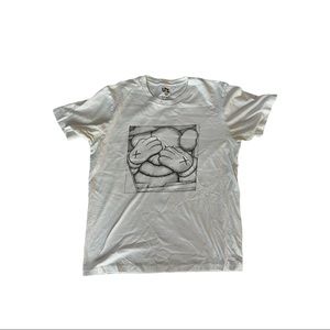 Uniqlo - Kaws Closed Eyes Tee